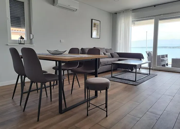 B & R Summer Breeze Apartments 2