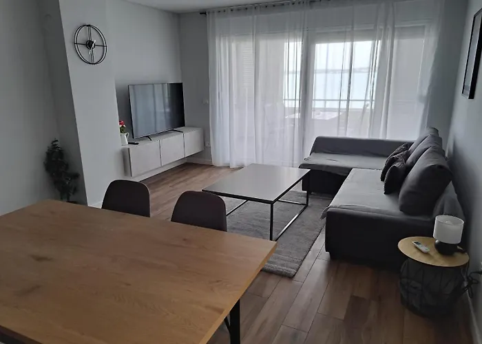 B & R Summer Breeze Apartments 2