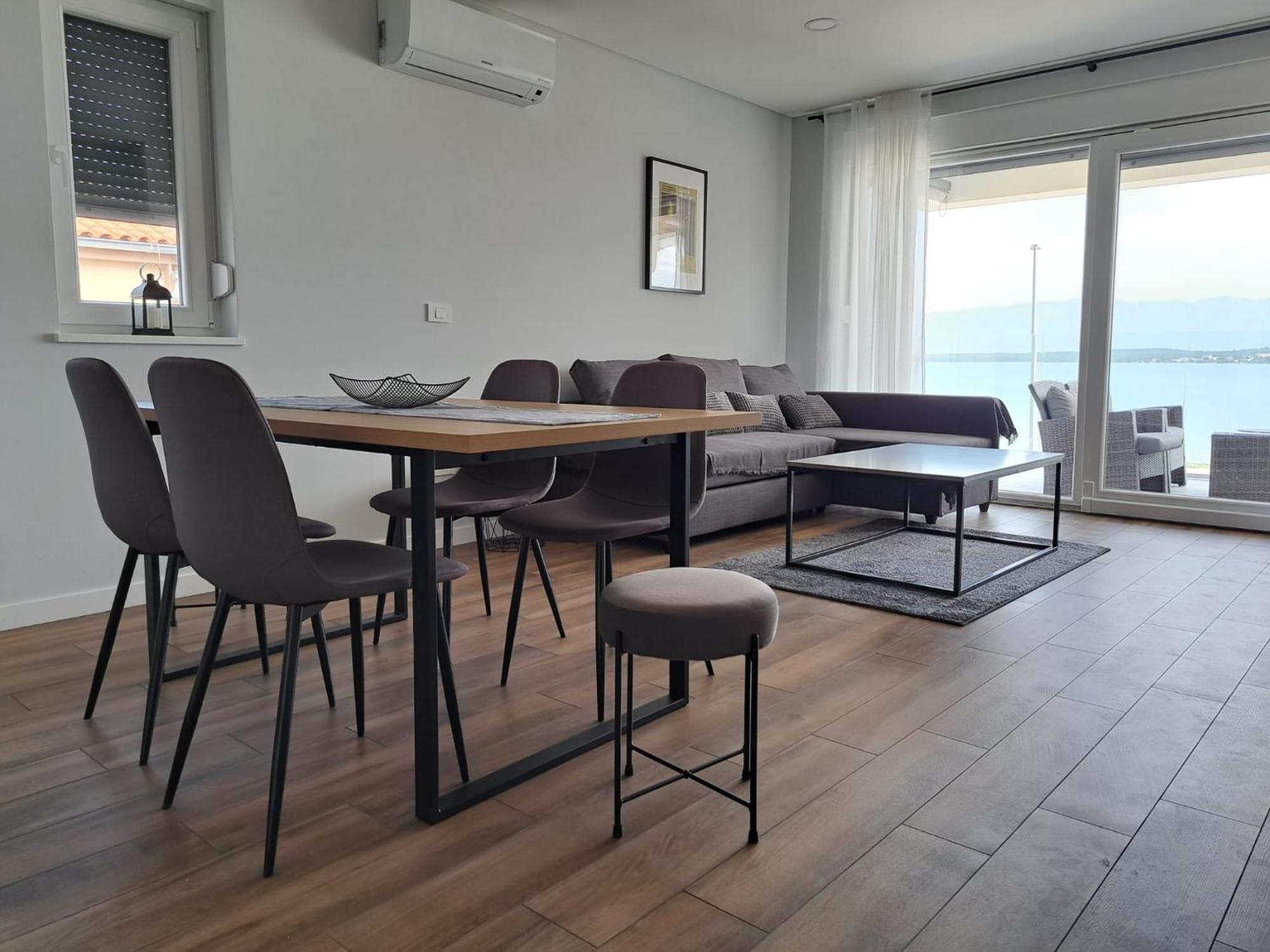 B & R Summer Breeze 2 Apartment Nin