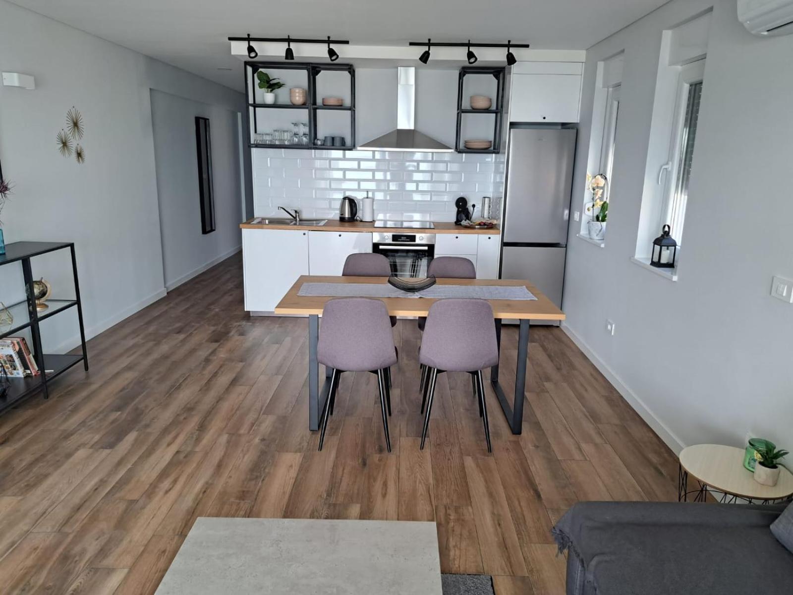 B & R Summer Breeze 2 Apartment Nin