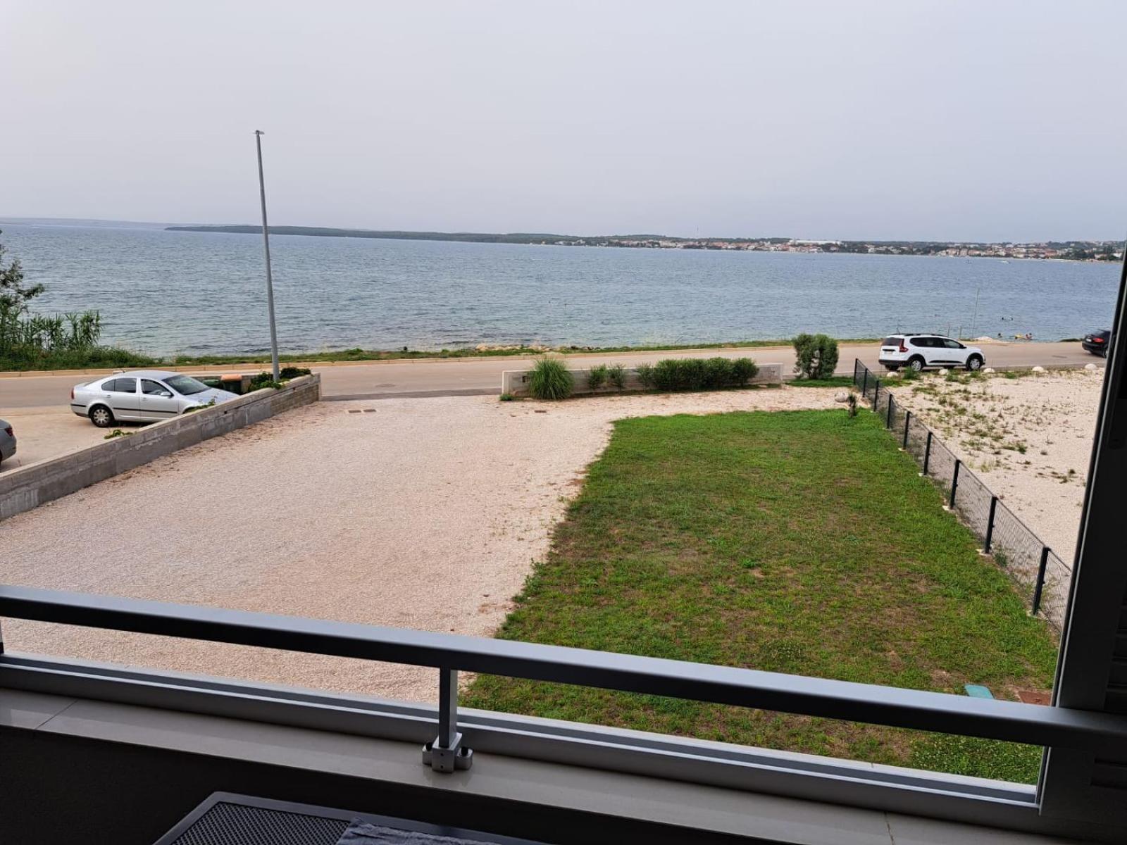 B & R Summer Breeze 2 Apartment